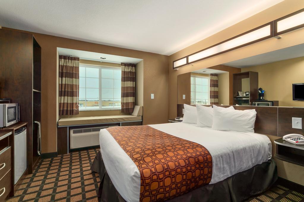Microtel Inn & Suites By Wyndham Williston Room photo